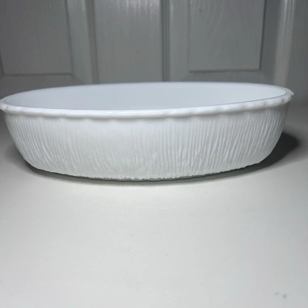 Vtg 1975 FTD Textured Milk‎ Glass Oval Bowl